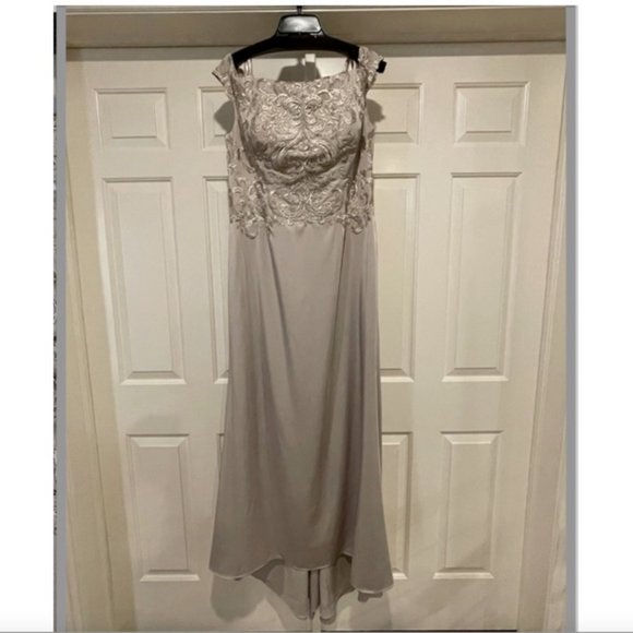 La Femme off the shoulder light taupe embroidered bodice dress size 14 - Picture 6 of 7